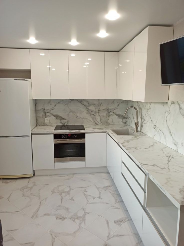 تفصيل مطبخ خشب سنديان طبيعي كلاسيك بالرياض - مطابخ خبراء الرياض