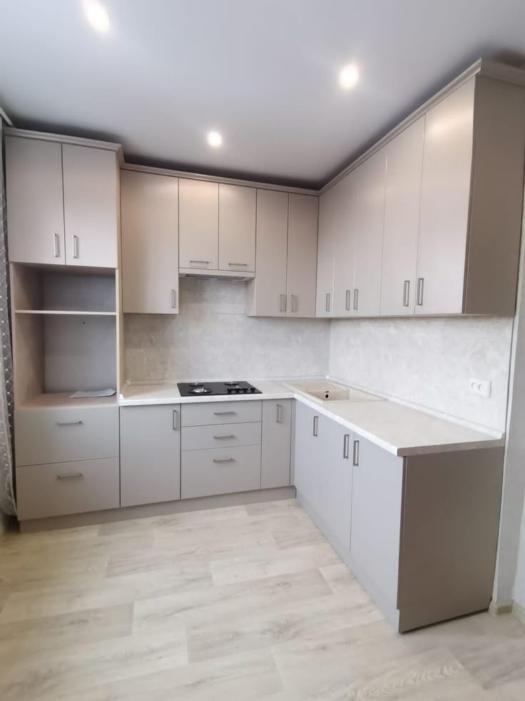 تصميم مطبخ نيو كلاسيك فخم بالرياض مع جزيرة - مطابخ خبراء الرياض